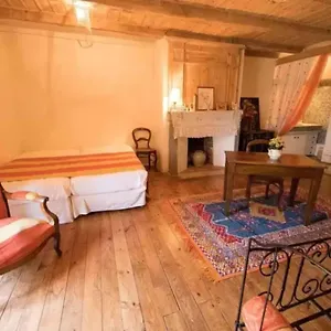 https://ferme-des-prades.hotels-rhonealpes.com